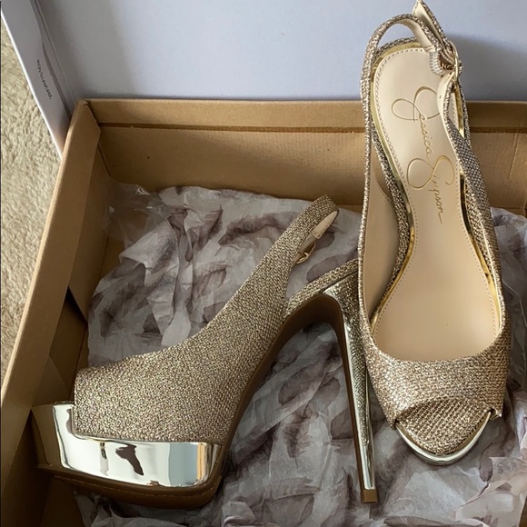 Shoes - Picture 2 of 3